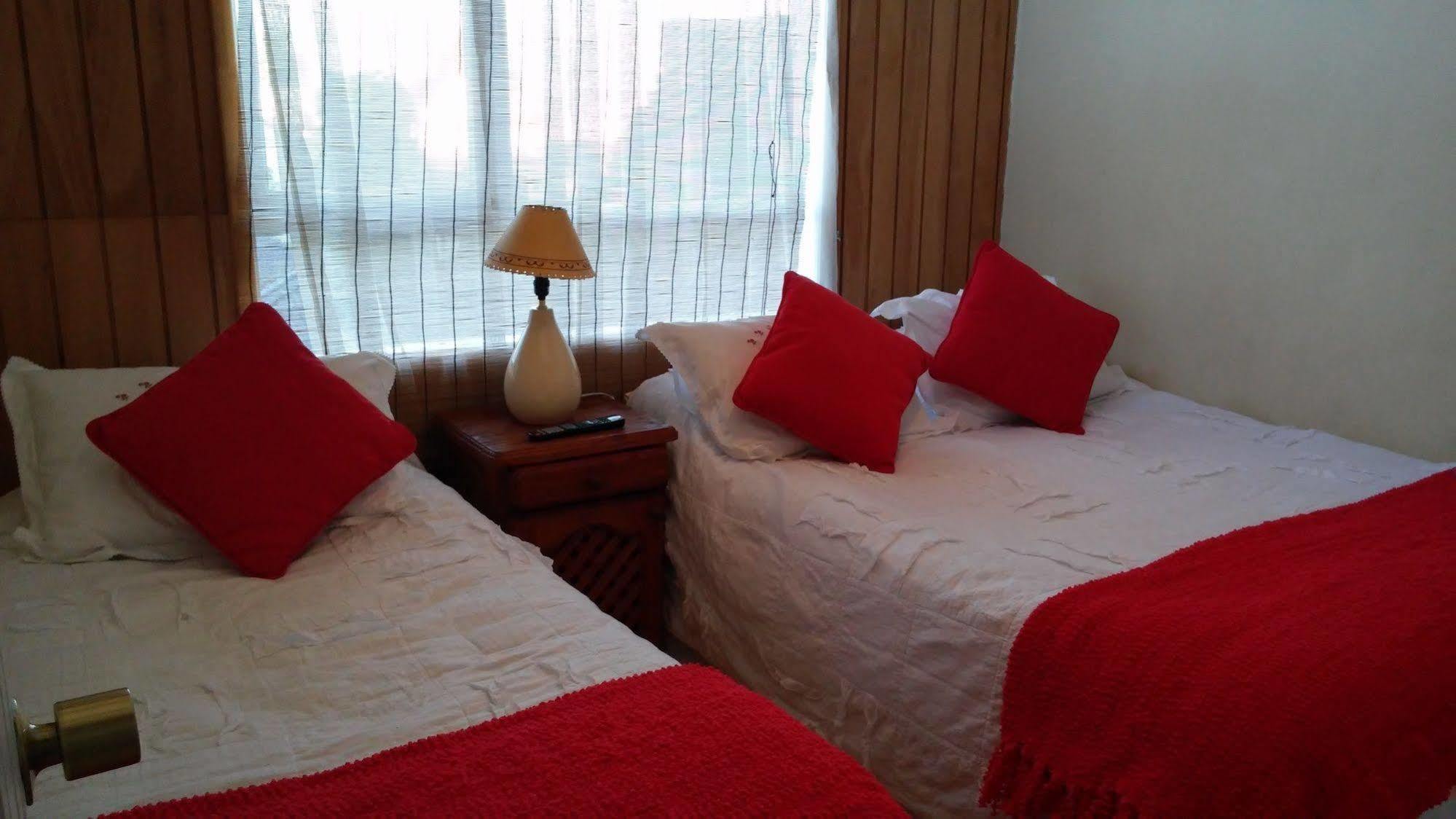 Hostal Y Cabanas Ainil Punta Arenas Eksteriør billede