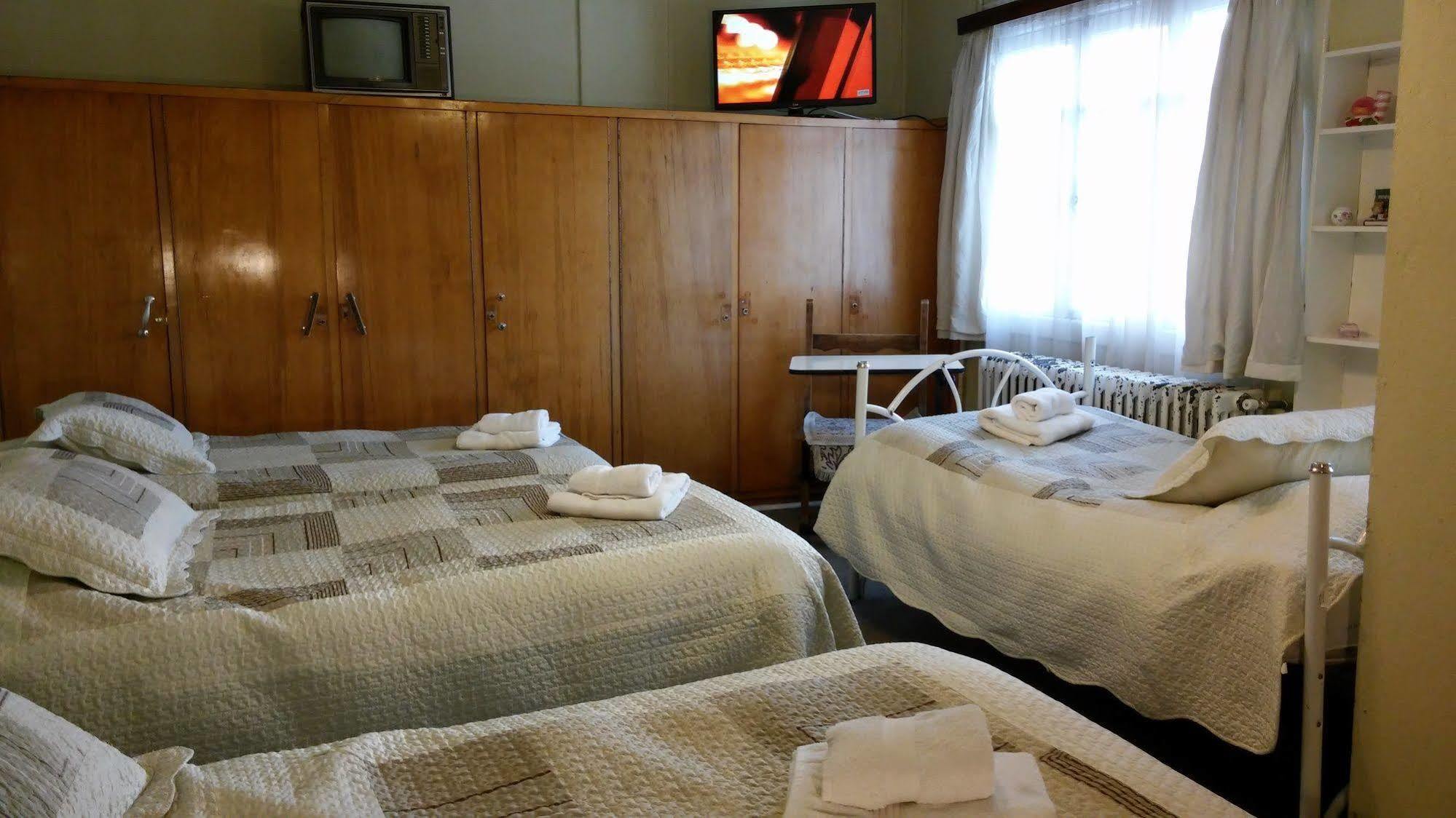 Hostal Y Cabanas Ainil Punta Arenas Eksteriør billede