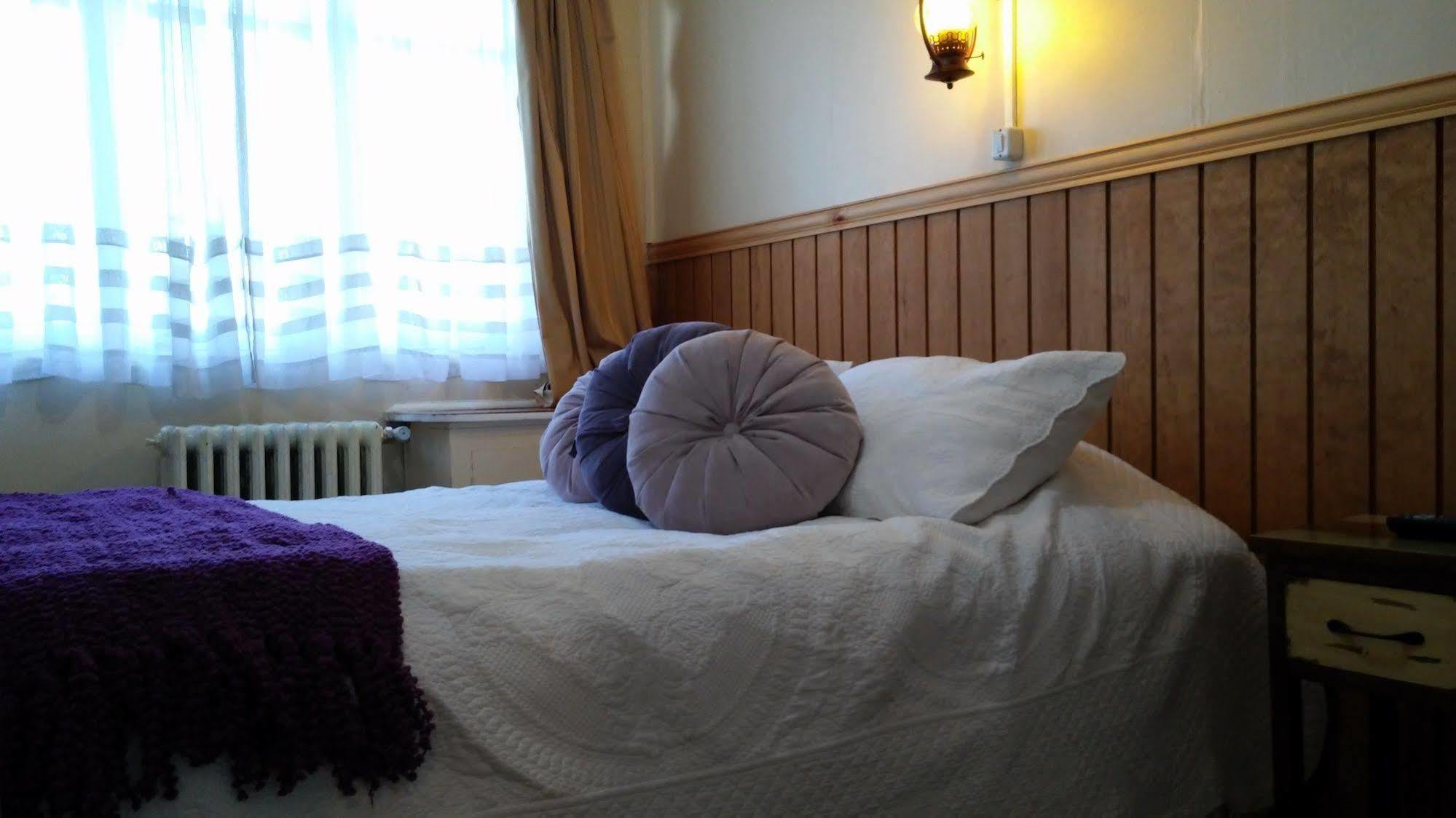 Hostal Y Cabanas Ainil Punta Arenas Eksteriør billede