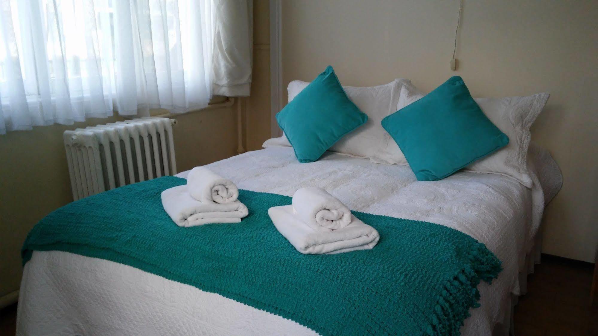 Hostal Y Cabanas Ainil Punta Arenas Eksteriør billede