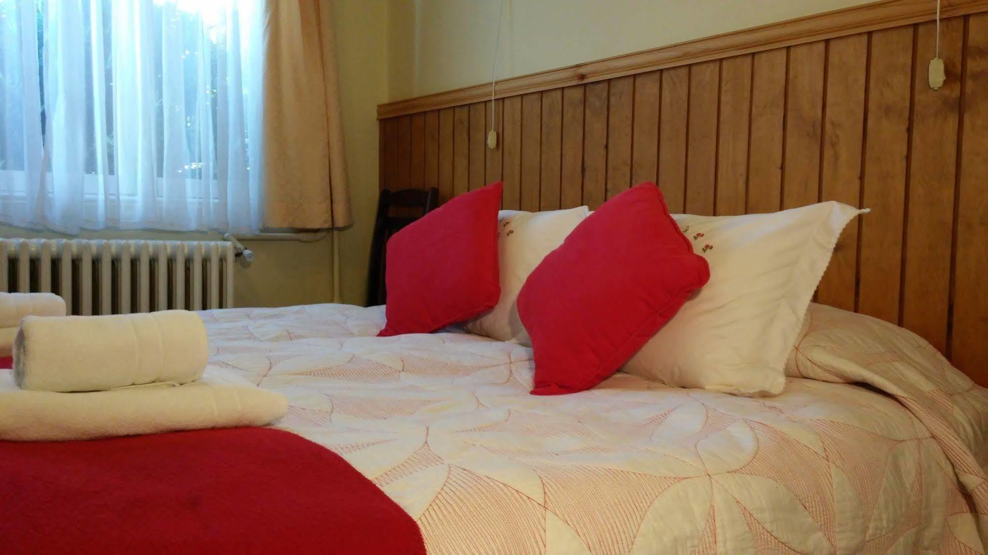 Hostal Y Cabanas Ainil Punta Arenas Eksteriør billede