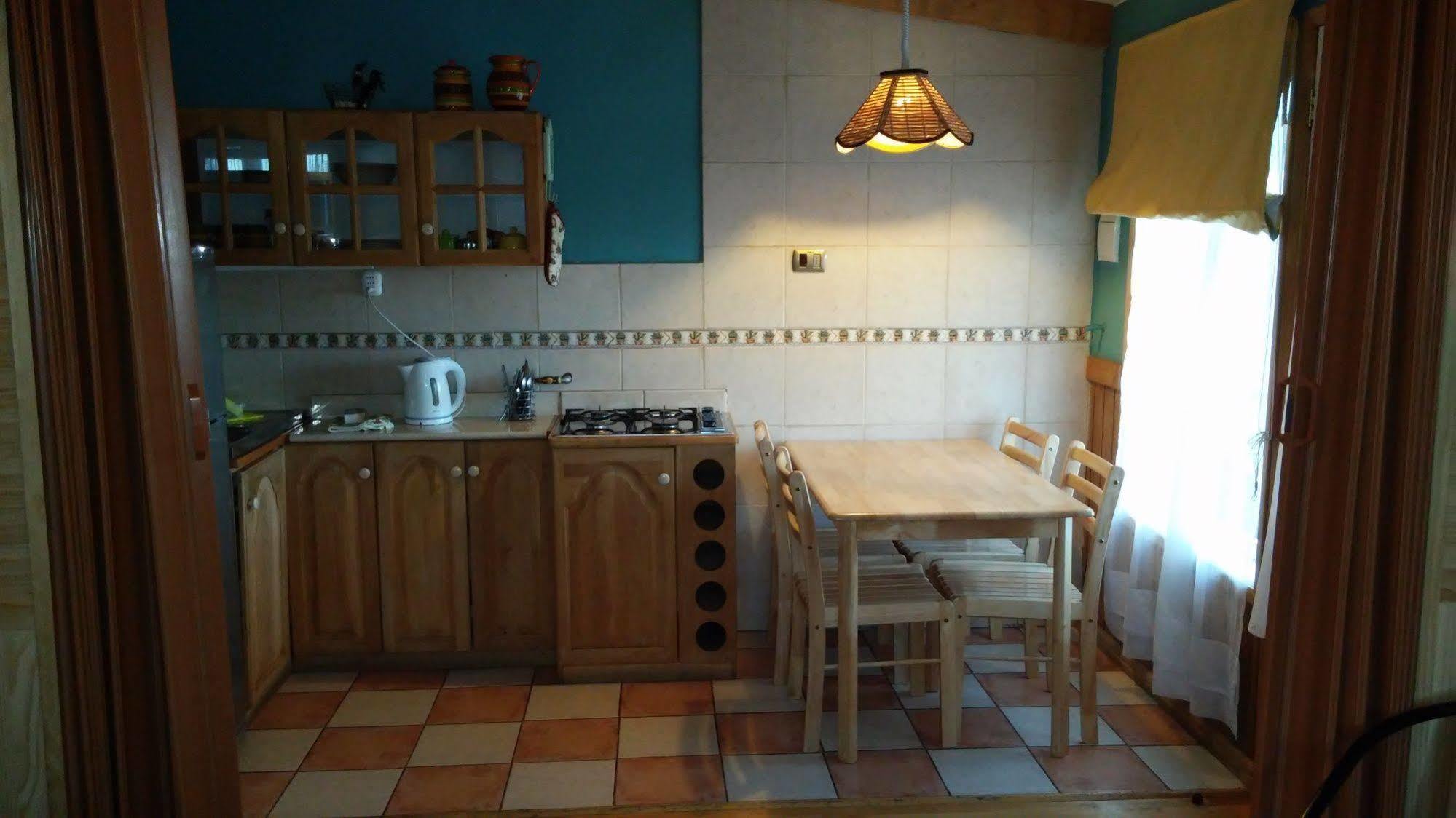Hostal Y Cabanas Ainil Punta Arenas Eksteriør billede