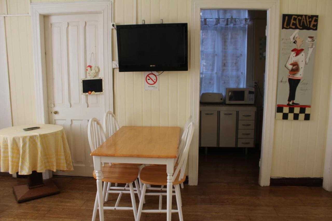 Hostal Y Cabanas Ainil Punta Arenas Eksteriør billede
