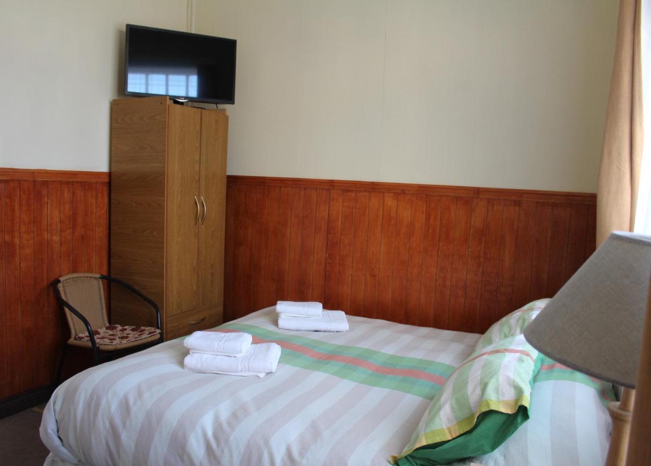 Hostal Y Cabanas Ainil Punta Arenas Eksteriør billede