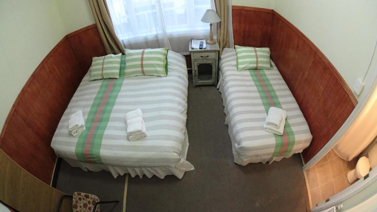 Hostal Y Cabanas Ainil Punta Arenas Eksteriør billede